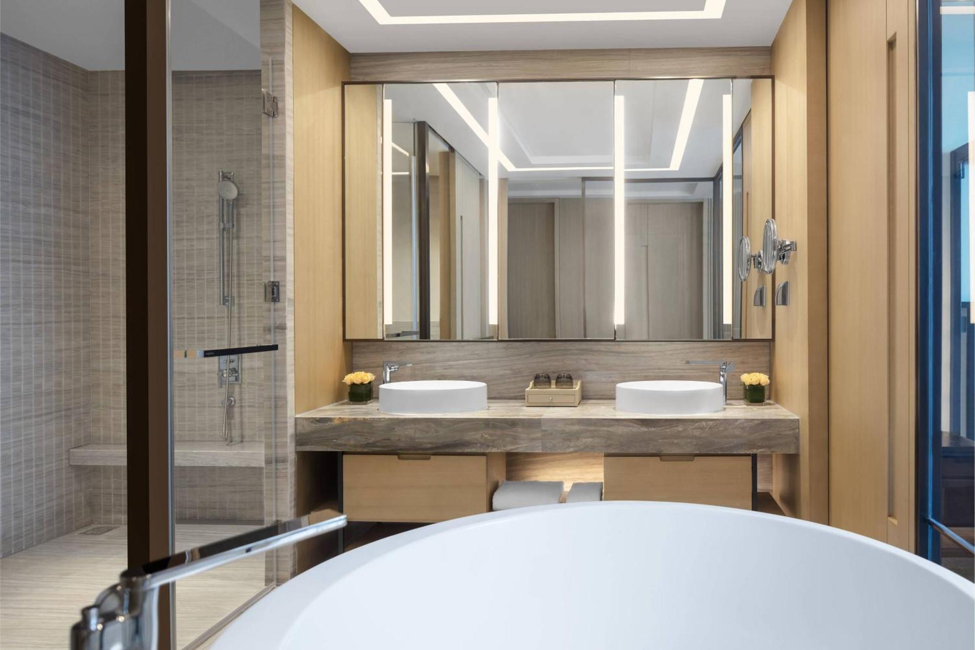 Courtyard By Marriott Jiangsu Taizhou Hotell Exteriör bild